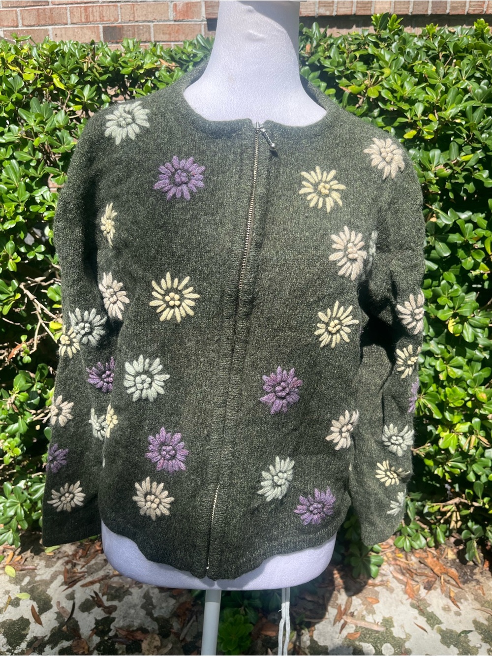 Deane & White 100% Wool Zip Up Cardigan with White & Purple Floral Embroidery